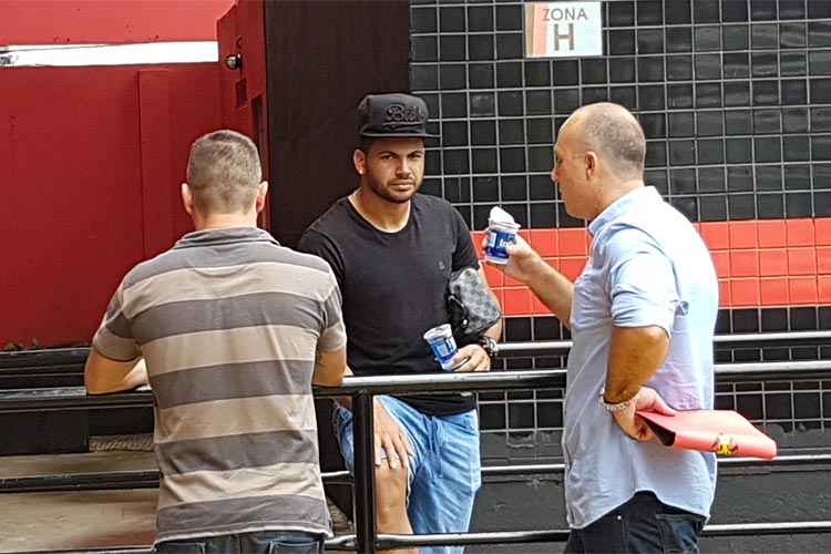 Nesta sexta, esteve na Ilha do Retiro, onde realizou exames médicos e teve primeiro contato com atletas