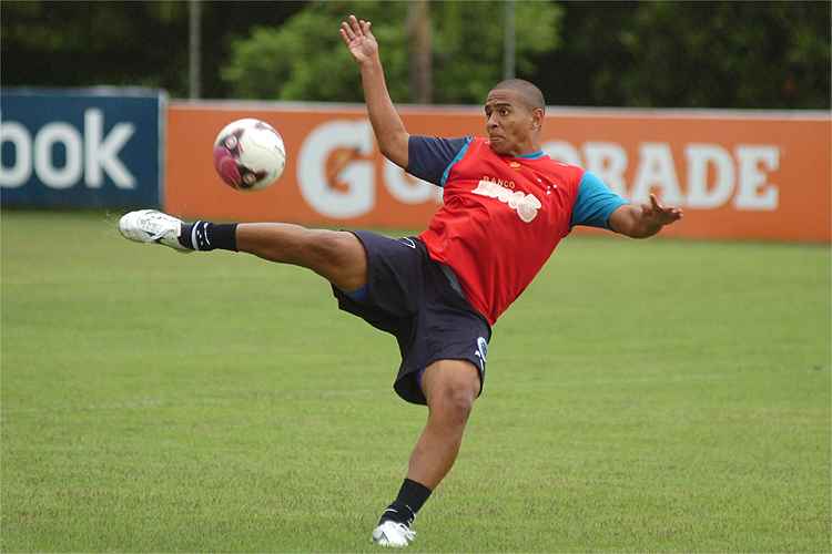 Walter, hoje no CSA, passou pelo Cruzeiro entre janeiro e junho de 2012