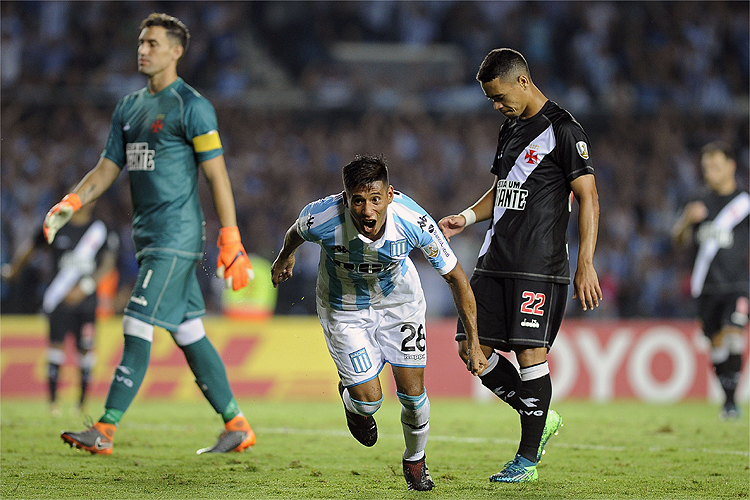 Matias Zaracho fez um dos gols do Racing na vitória por 4 a 0 sobre o Racing, em Avellaneda (ARG)