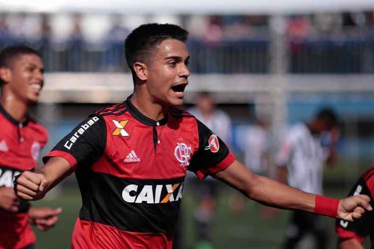 Reinier tem contrato com o Flamengo até 2021