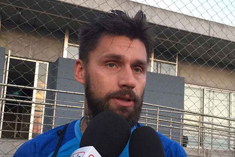 Rafael Sobis concedeu entrevista depois do treinamento do Cruzeiro deste sábado, no CT do Grêmio