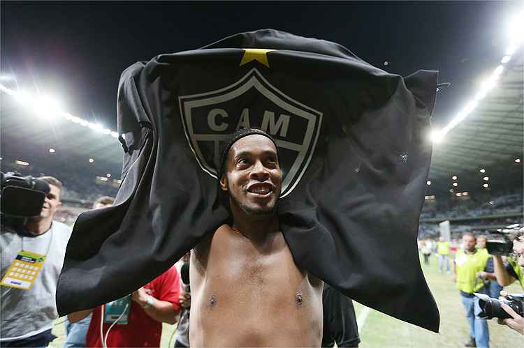 Ronaldinho Gaúcho terá mesmo partida de despedida com a camisa do Galo em Belo Horizonte