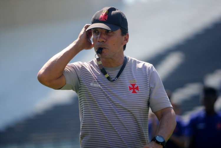 Vasco, de Zé Ricardo, precisa de duas vitórias e combinação para ir à próxima fase