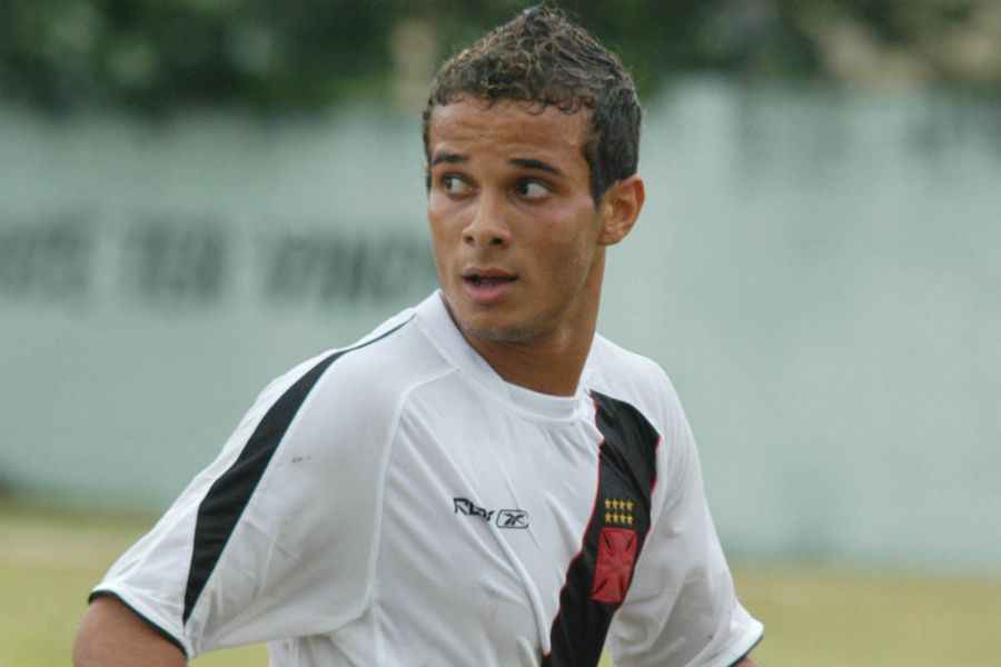 Revelado pelo Vasco, Morais passou, entre outros times, por Corinthians e Atlético-MG