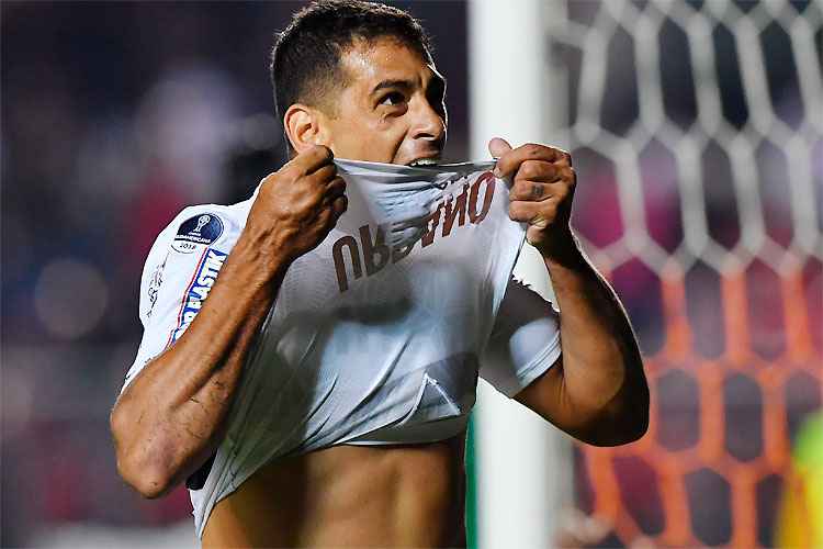 Diego Souza balança as redes e garante o triunfo e a classificação do São Paulo na Copa Sul-Americana