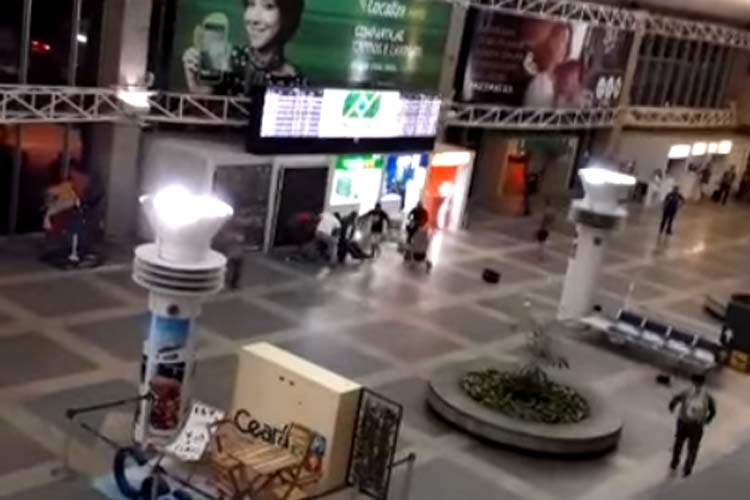 Briga entre as organizadas no Aeroporto de Belém antes do jogo entre Remo e Santa, no dia 5 de maio