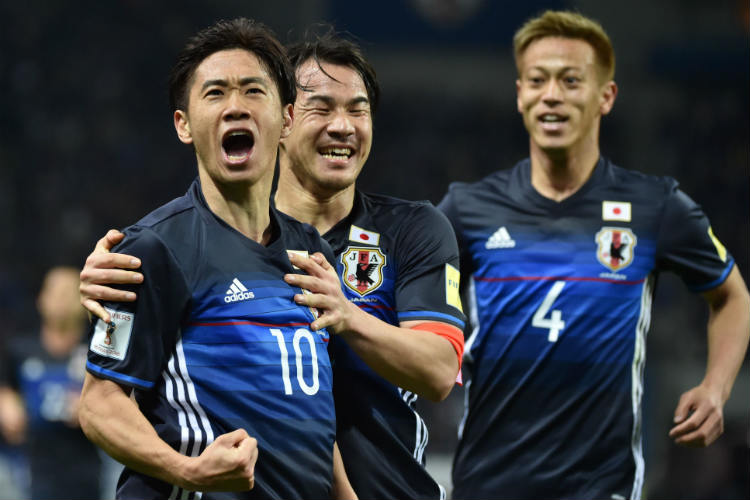 Kagawa (E), Okazaki (C) e Honda (D) são os principais destaques do time nipônico
