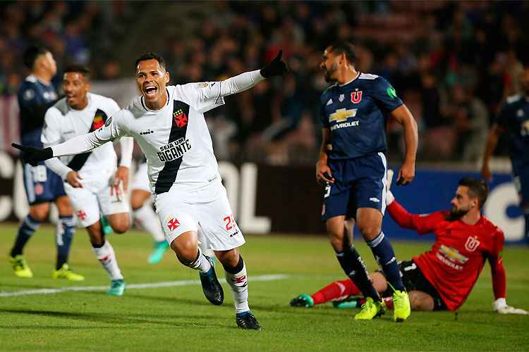 Bruno Silva abre o placar para o Vasco no primeiro tempo: vitória para garantir vaga na Sul-Americana