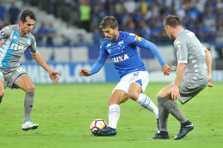 Lucas Silva marcou o segundo gol do Cruzeiro na vitória por 2 a 1 sobre o Racing, nessa terça