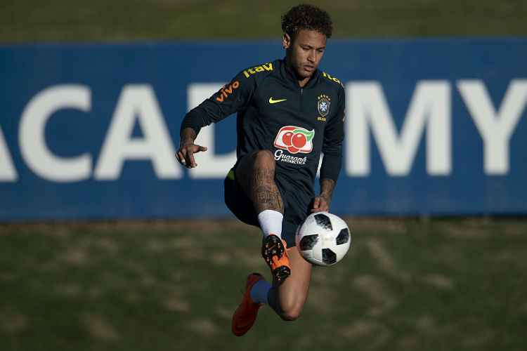 Únicos que não participaram da atividade foram o lateral-direito Fagner e o atacante Douglas Costa