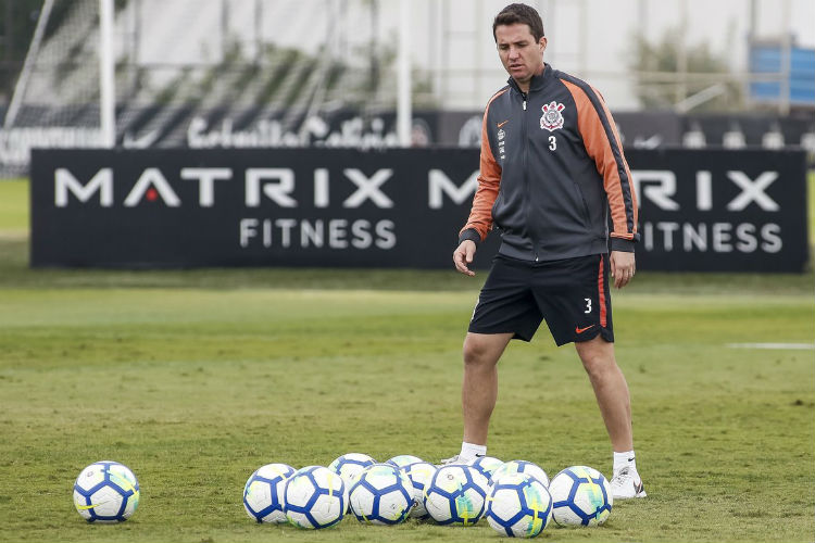 Além do meia-atacante Pedrinho, estão de volta no Corinthians o meia Rodriguinho e o volante Gabriel