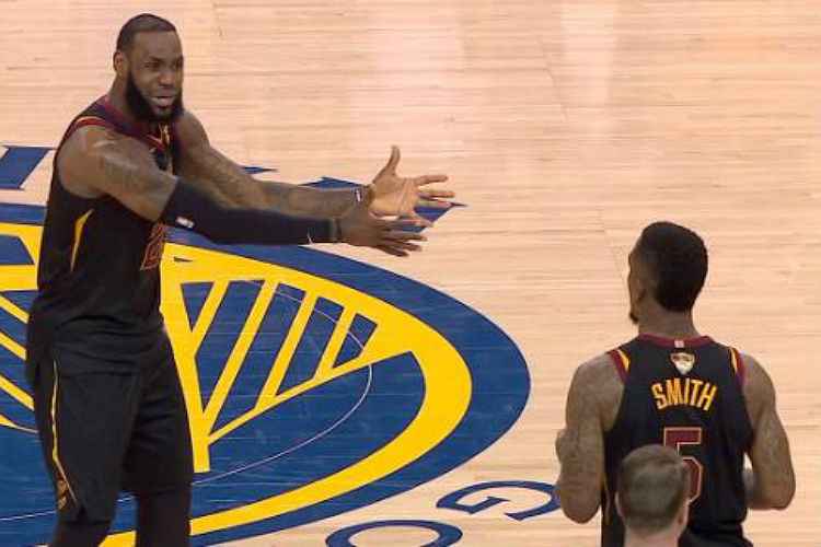 Técnico Tyronn Lue também considerou que Smith se confundiu com o placar, assim como LeBron