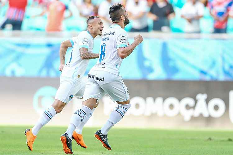 Maicon abriu o placar para o Grêmio, que venceu o Bahia por 2 a 0 em Salvador