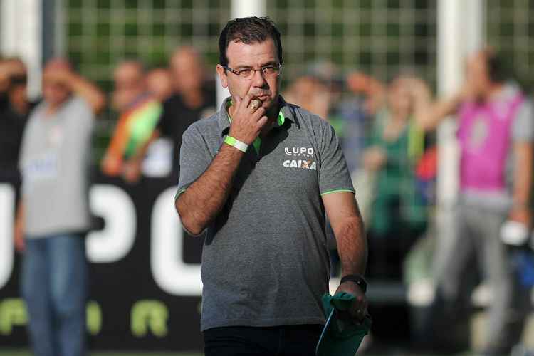 Com América bem no Brasileiro, Enderson projeta clássico contra Atlético sem peso de derrotas no ano