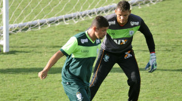 Judivan (esq) é boa opção de Enderson Moreira para o ataque do América no clássico no Horto