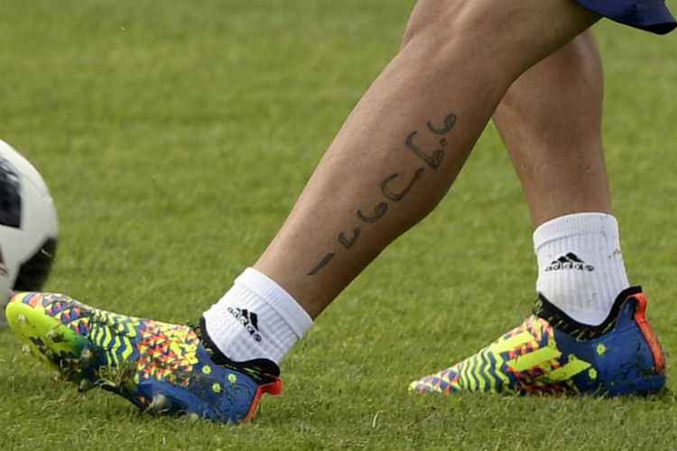 Adidas Glitch 19 - Utilizada por: Paulo Dybala (Mendy e Kimpembe, da França, também a usarão)