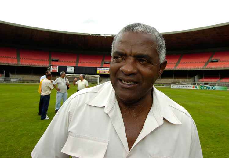 Zé Carlos é o segundo jogador que mais vezes vestiu a camisa celeste: 633 jogos