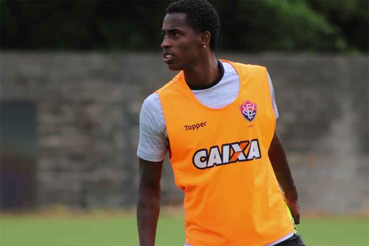 Denílson, de 22 anos, fez 11 gols em 27 partidas com a camisa do Vitória na temporada 2018