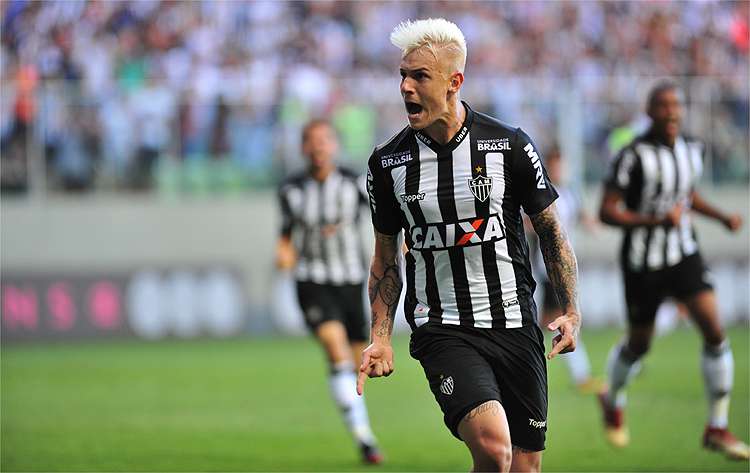 Destaque da temporada, atacante é sondado por vários clubes da Europa e do Mundo Árabe