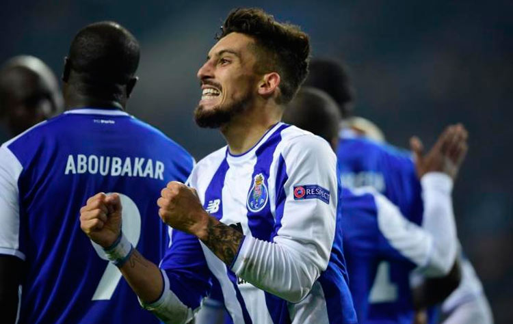 Alex Telles foi responsável por 20 assistências nesta temporada
