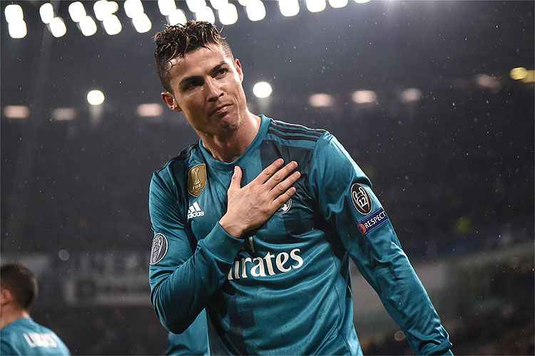 Cristiano Ronaldo já marcou 450 gols com a camisa do Real Madrid