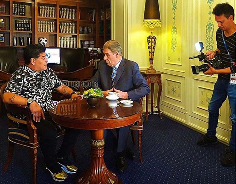 Durante Mundial, Maradona fala para espectadores da Venezuela por meio da emissora TeleSur