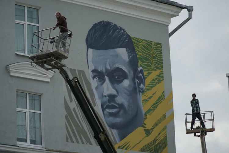 Desenho de Neymar está em área exclusiva, sem dividir a parede com nenhum outro jogador