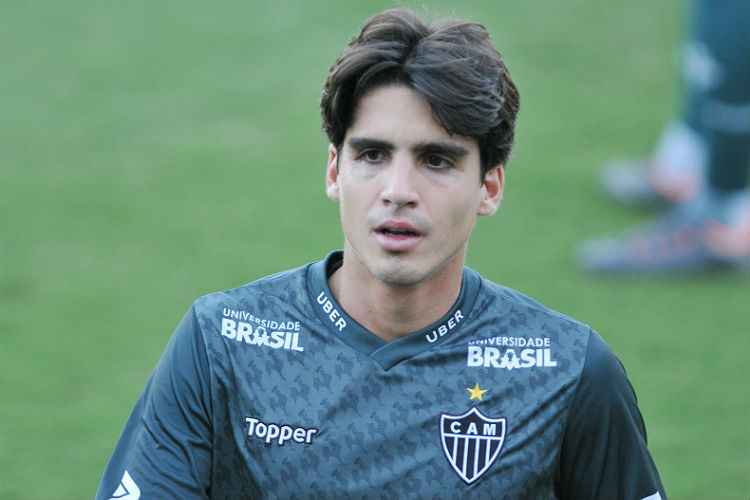 Um dos destaques do elenco do Atlético, Gustavo Blanco deve ficar fora pelo restante da temporada