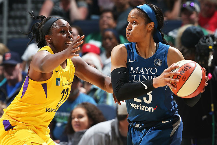 Los Angeles Sparks e Minnesota Lynx, de Maya Moore (direita), decidiram as últimas duas finais da WNBA