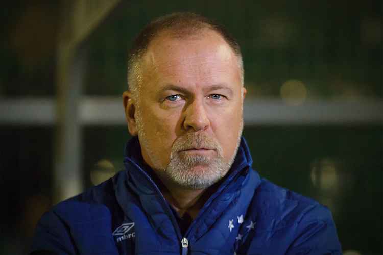 Mano Menezes confirmou escalação do Cruzeiro para duelo contra o Corinthians, em SP