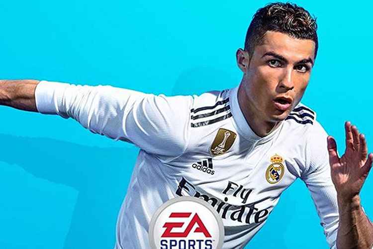 Todas as artes, trailers e gravações mostram CR7 como garoto propaganda, vestindo a camisa do Madrid