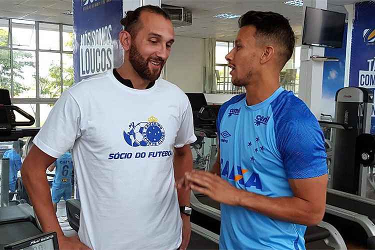Barcos conheceu dependências da Toca da Raposa II e teve papo com jogadores titulares