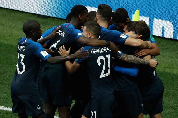 Jogadores da França comemoram gol marcado na final da Copa do Mundo contra a Croácia