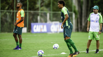 Messias (E) e Rafael Lima (C) foram campeões da Série B sob comando de Enderson (D)