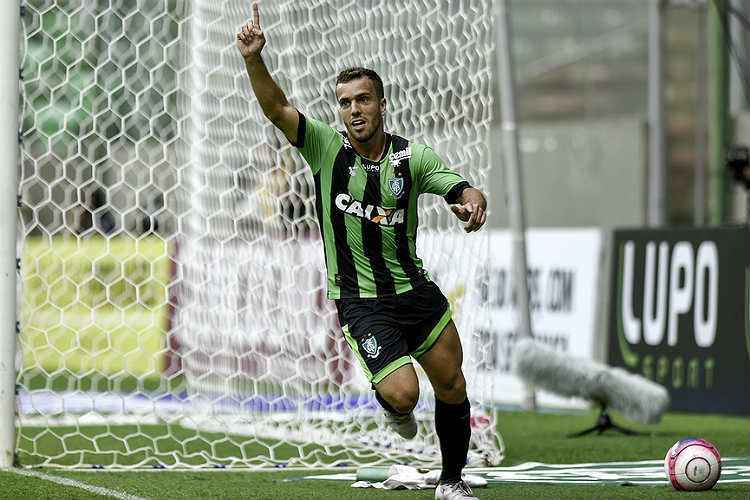 No Coelho, Serginho conquistou a titularidade e marcou sete gols em 24 jogos