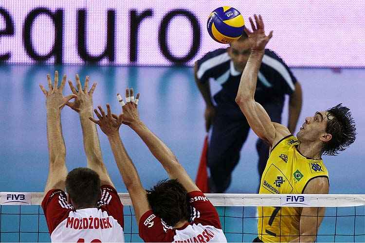 Aos 41 anos de idade, Giba é o 14.º brasileiro a entrar para o Hall da Fama do vôleibol