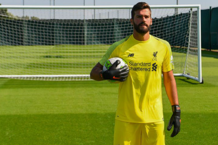 Alisson deixou a Roma para se transferir para o Liverpool por 72,5 milhões de euros