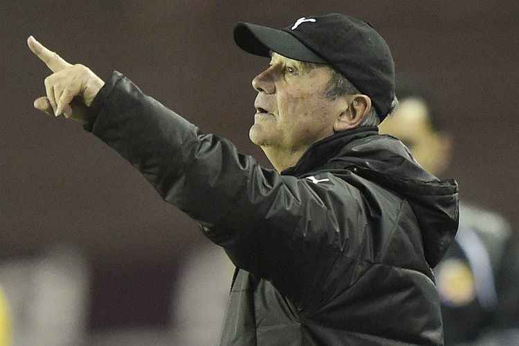 Levir Culpi foi campeão da Copa do Brasil comandando o Cruzeiro em 2000 e o Atlético em 2014