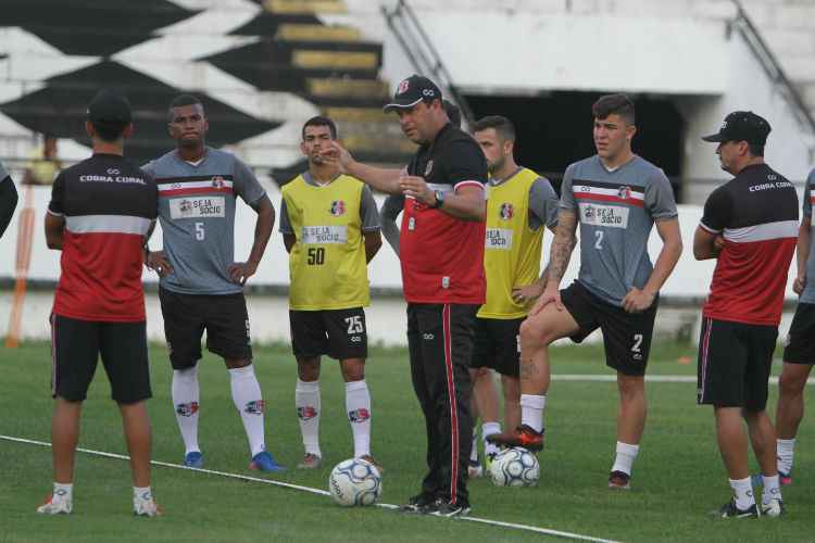 O Tricolor se reapresentou após o revés do último sábado, na manhã desta segunda-feira