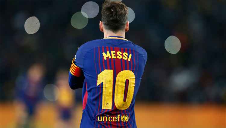 Messi era o segundo capitão do Barcelona e agora subiu um posto na hierarquia