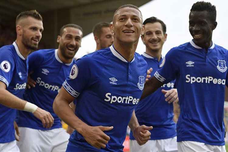 Ex-América, Richarlyson marcou dois gols logo na estreia oficial com a camisa do Everton
