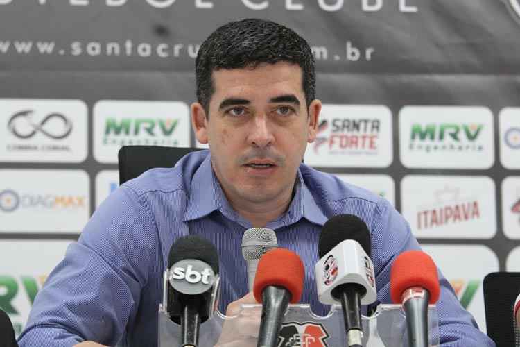 Constantino: "Não pode ficar se lamentando ou só temendo, tem que tomar medidas preventivas"
