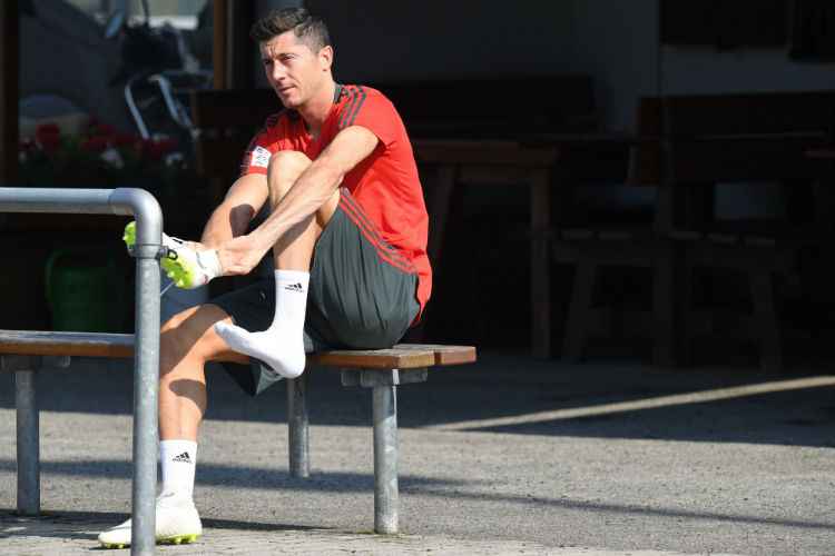 Lewandowski disse que seu empresário Pini Zahavi chegou a procurar fórmulas para saída do Bayern