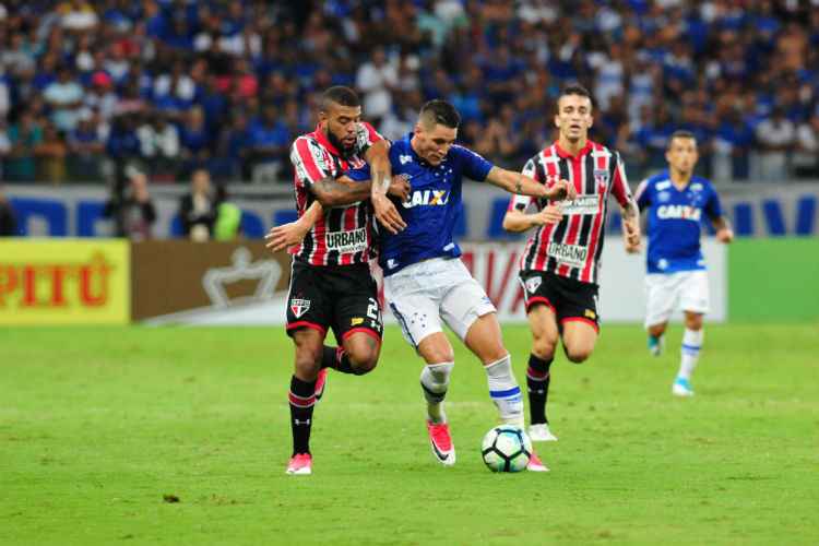 Na terceira fase da Copa do Brasil de 2017, mesmo com derrota para o São Paulo, o Cruzeiro avançou