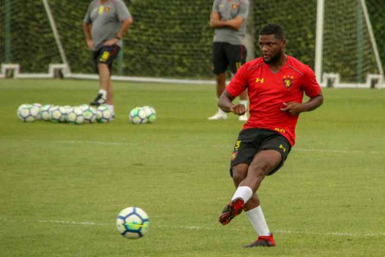 "Estamos observando e o sub-23 é uma ferramenta importante para isso", avaliou o técnico