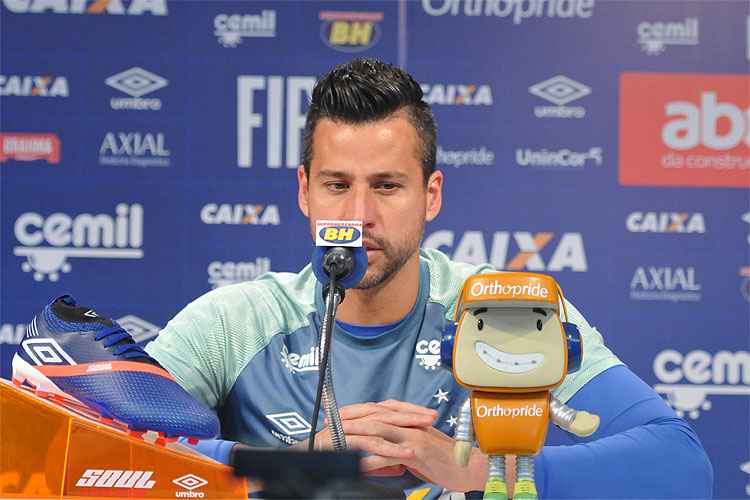 Com 25 pênaltis defendidos pelo Cruzeiro, Fábio espera que avance no tempo normal nesta quarta