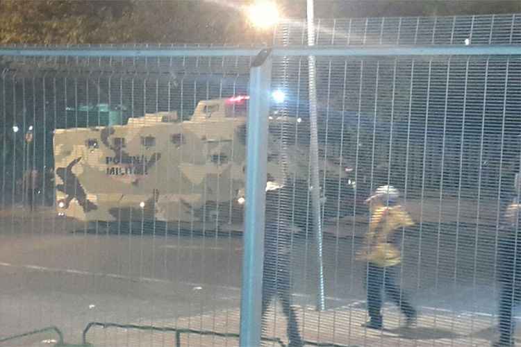 Caveirão da Polícia Militar foi acionado para encerrar conflito entre as duas torcidas organizadas do clube