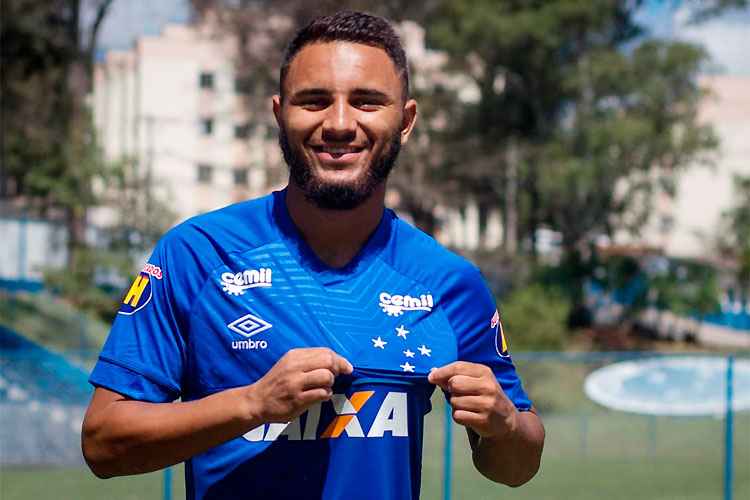 Rafinha chegou por empréstimo do ABC, vestiu a camisa celeste e está apto a estrear no time sub-20