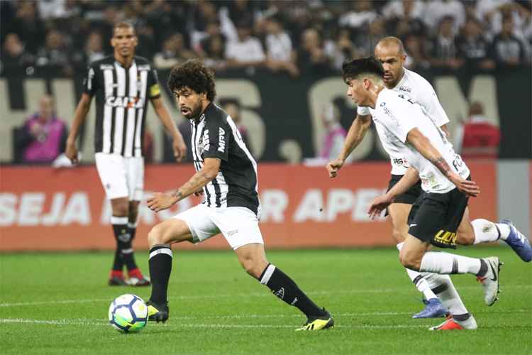 Em jogo de poucas chances perigosas de gol, Atlético e Corinthians ficaram no empate por 1 a 1