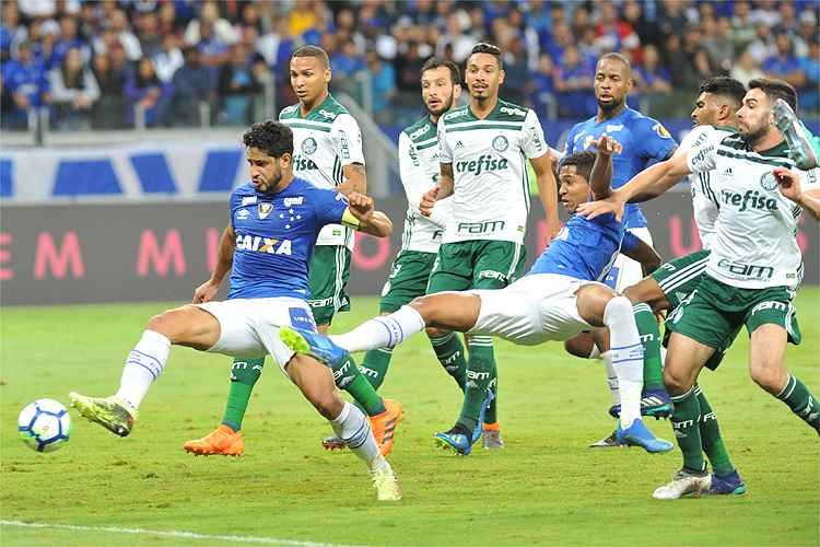 No turno do Campeonato Brasileiro, Cruzeiro venceu Palmeiras por 1 a 0, no Mineirão